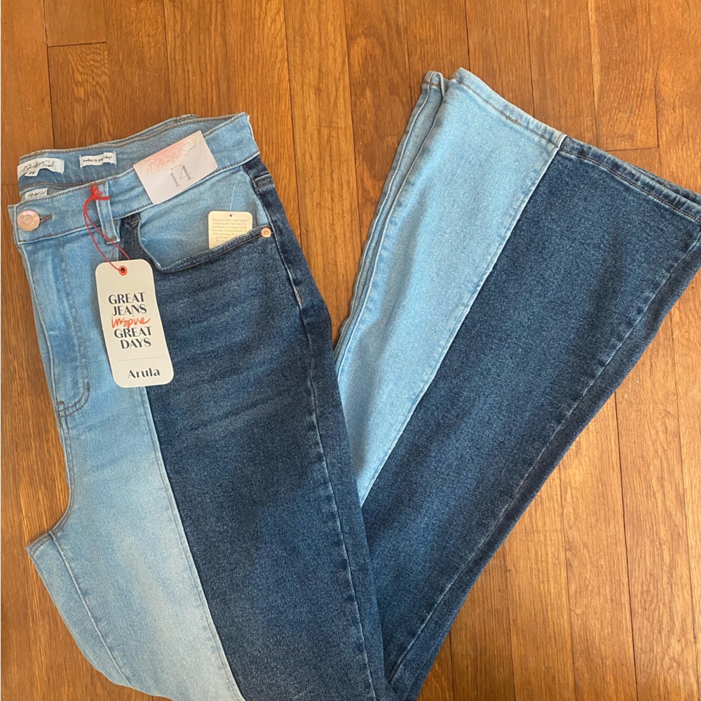Arula NWT flare jeans